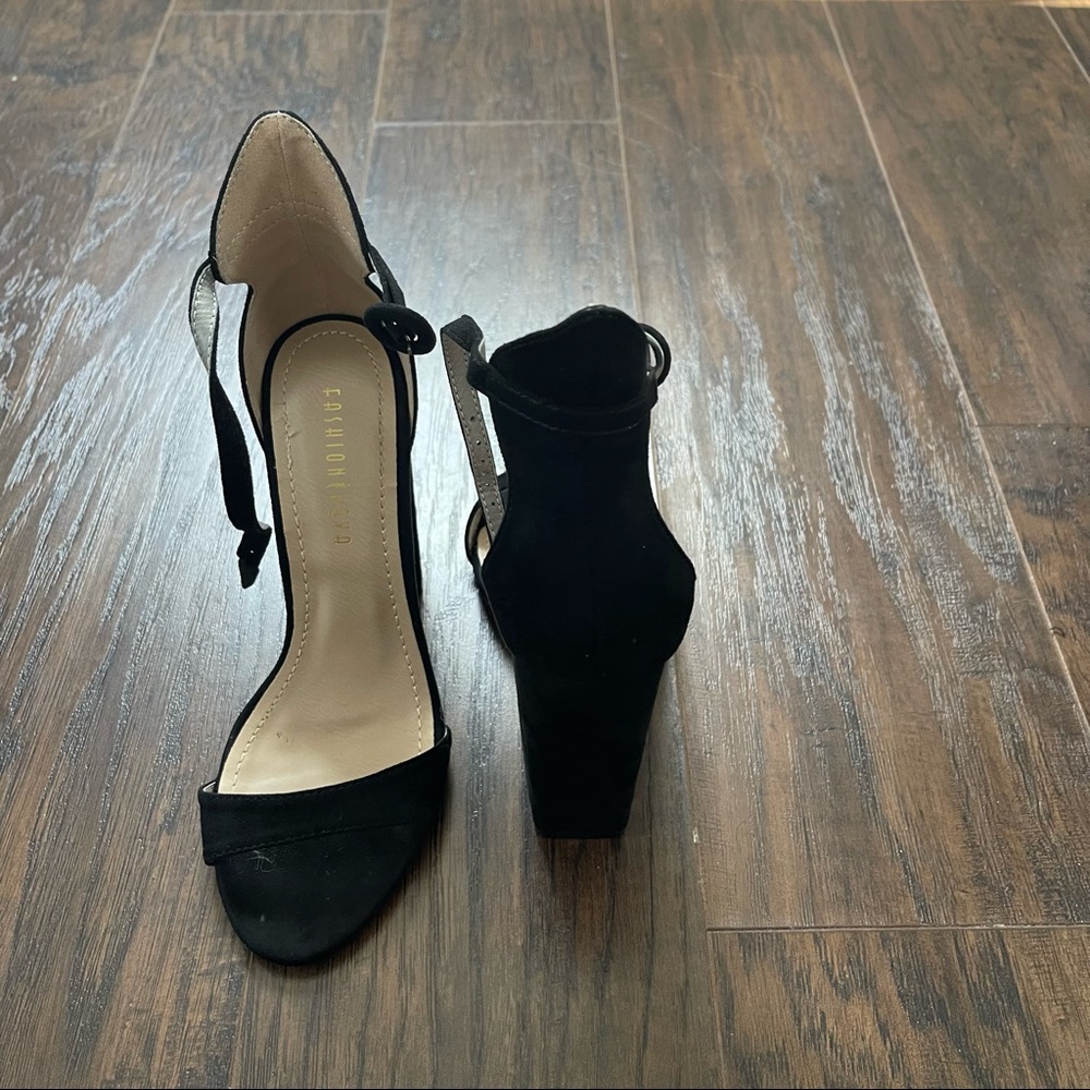 Suede heels - Picture 4 of 6